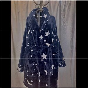 A blue/navy robe with stars and pockets
